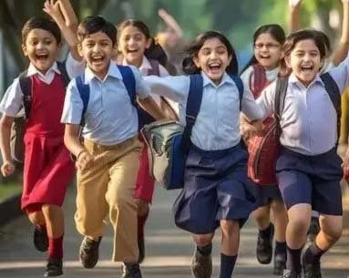 அரையாண்டு தேர்வு விடுமுறை நீட்டிப்பு மகிழ்ச்சியில் திளைத்த பள்ளி மாணவர்கள்